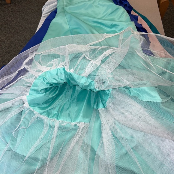 Morgan & co, turquoise dress with floral details, size 5/6 - Picture 6 of 7